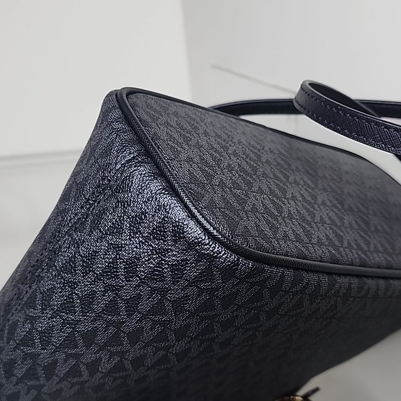 Michael Kors Jet Set Travel Extra-Small Logo Top-Zip Tote Bag - Picture 11 of 15